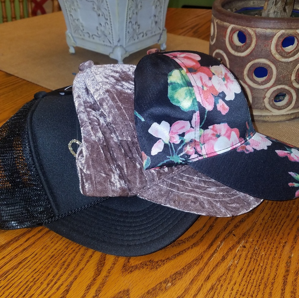 ***Bundle Snap Backs***